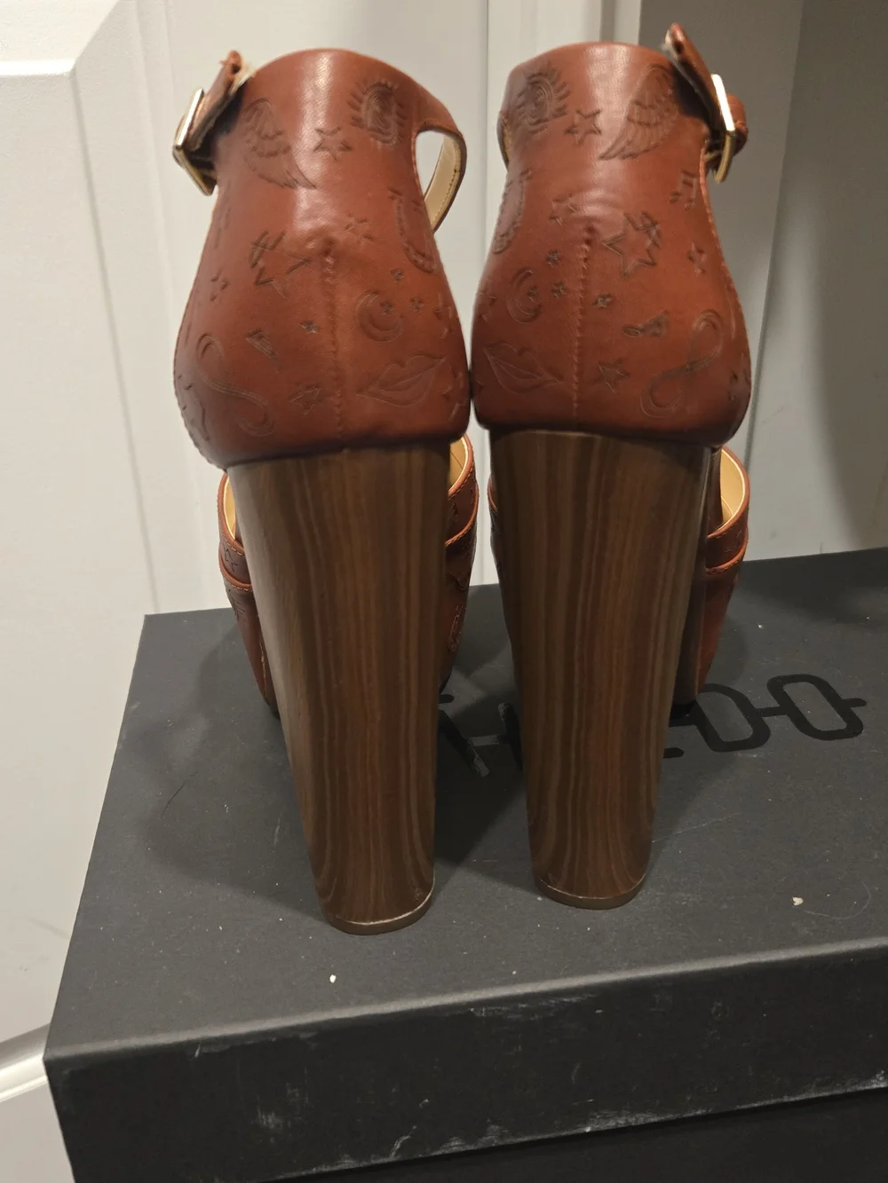 Jessica Simpson sophisticated brown
